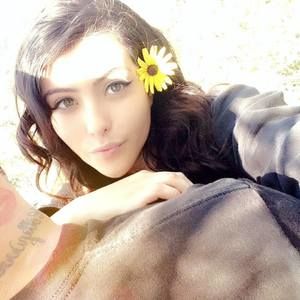 Meet your Posher, Celly